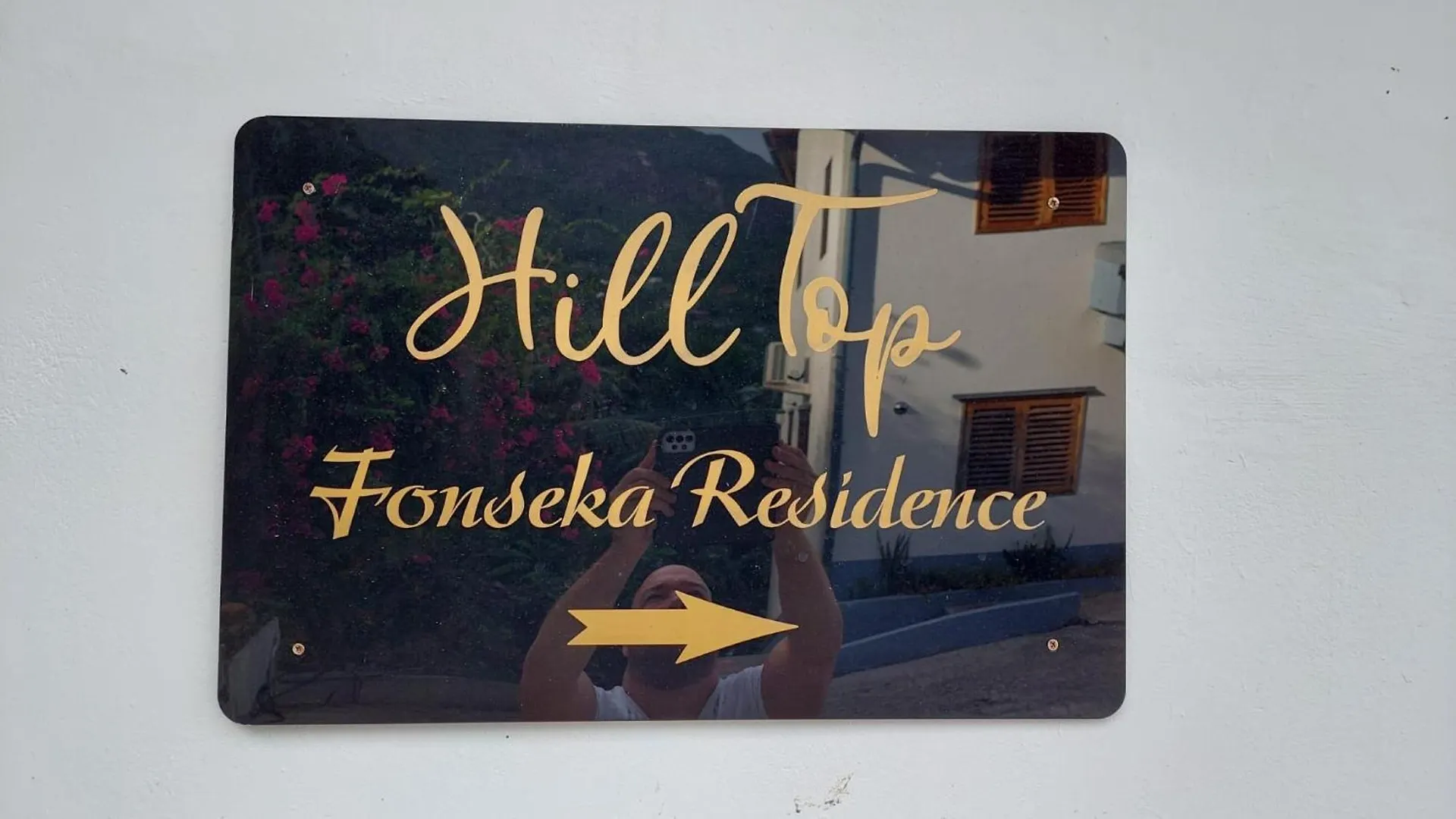 Hilltop Resident Victoria Apartment